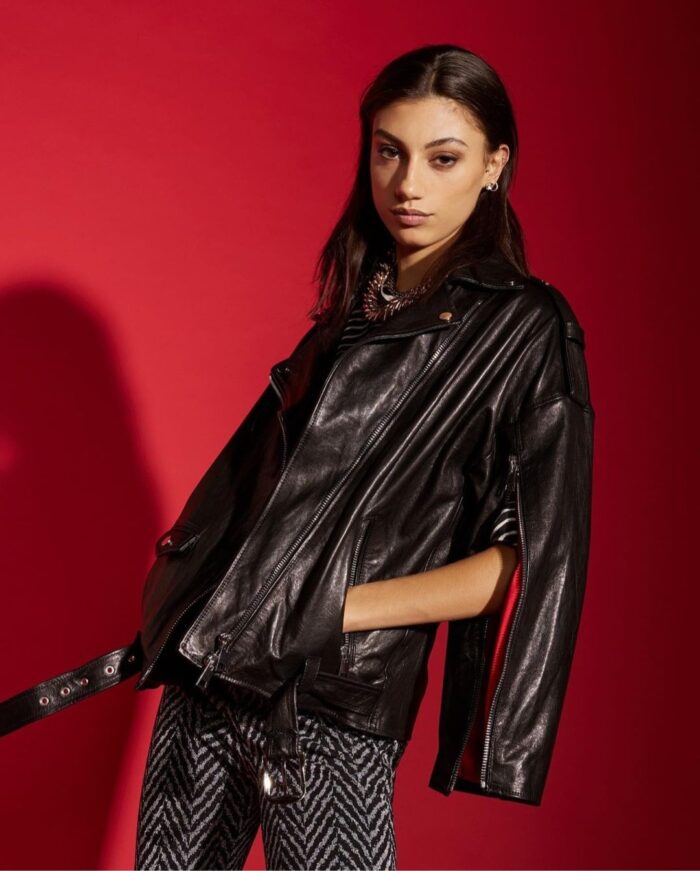 Jaqueta Modelo Motociclista com Abas - Image 2